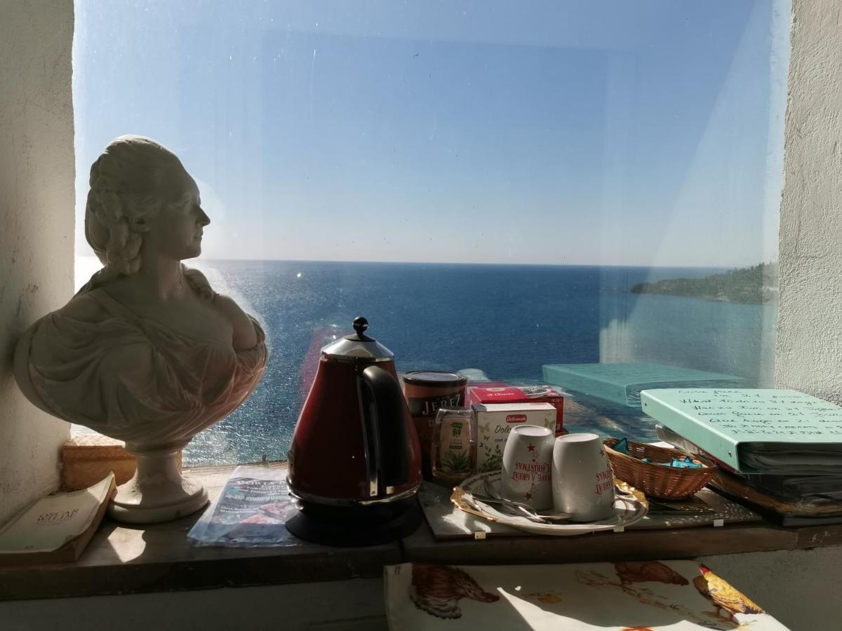 Romantic Casa Lorenzina Affittacamere Ventimiglia Exterior foto
